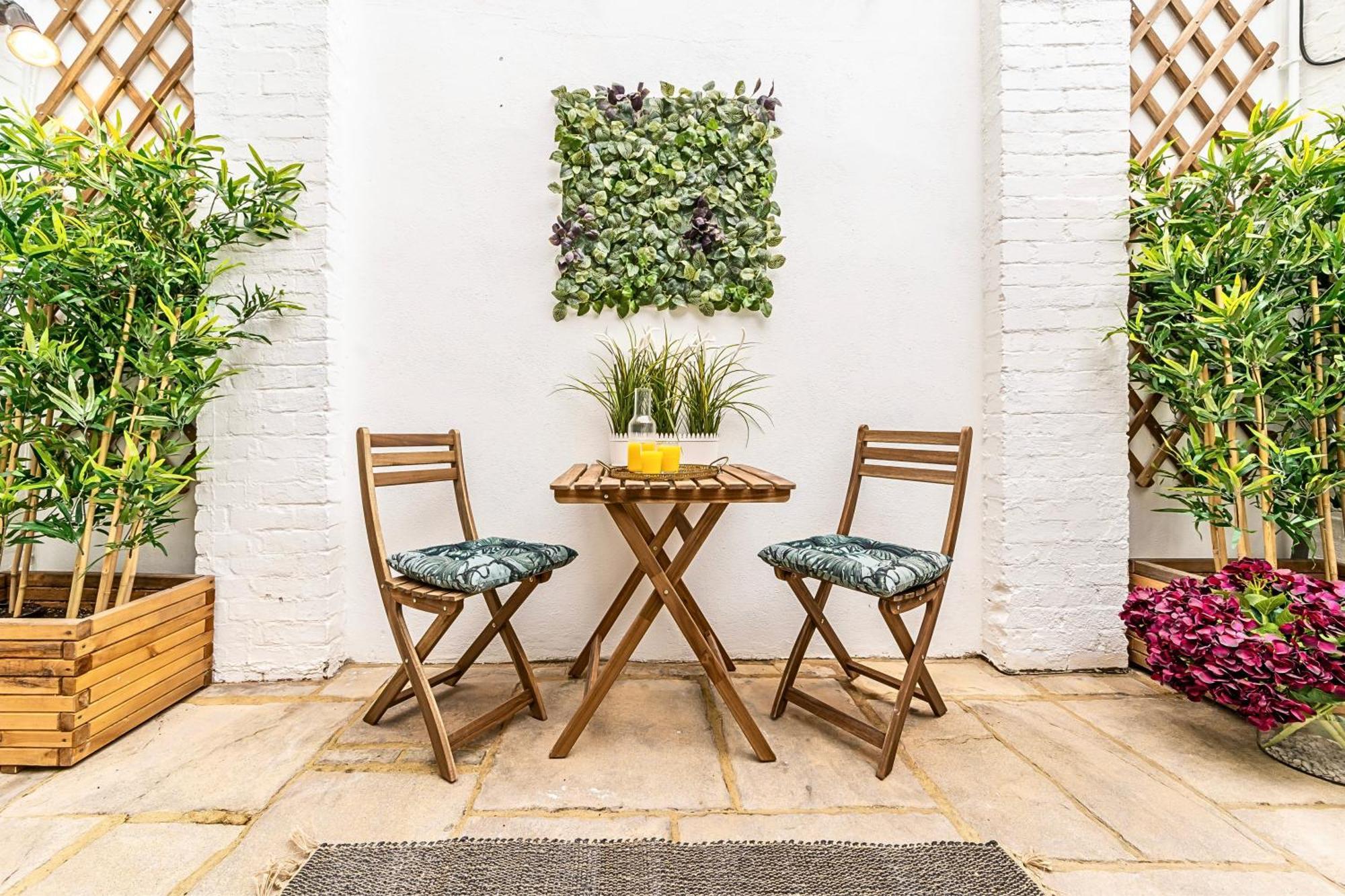 לונדון The Secret Kensington Garden Mews-2 Bedroom Full House-2 Train Lines- Spacious-Kings Road- Harrods -Chelsea Stadium-Private Small Patio מראה חיצוני תמונה