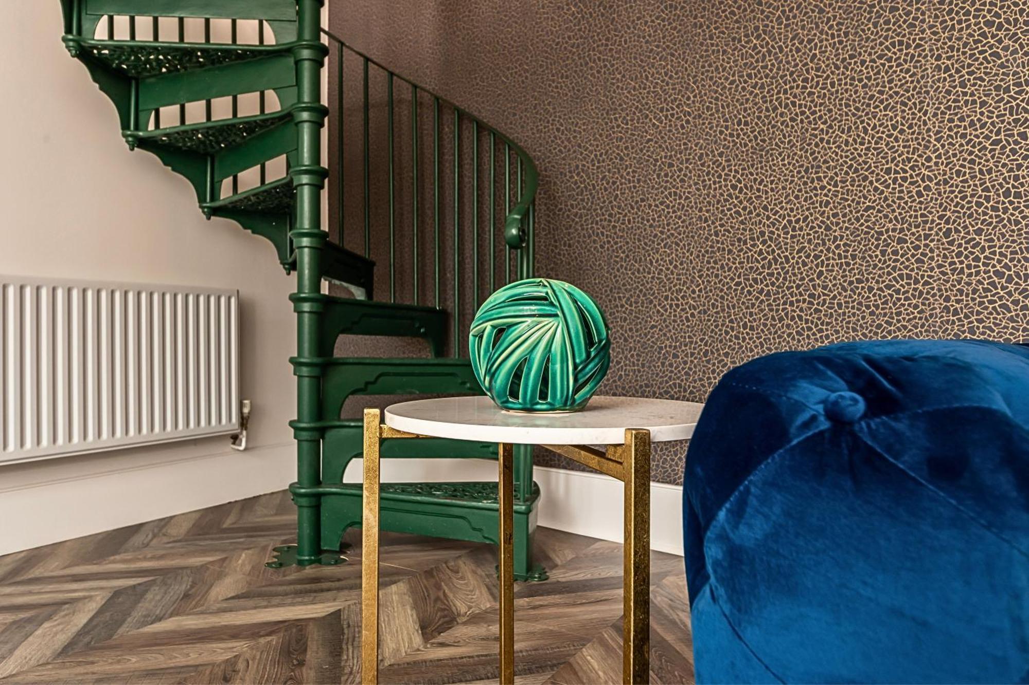 לונדון The Secret Kensington Garden Mews-2 Bedroom Full House-2 Train Lines- Spacious-Kings Road- Harrods -Chelsea Stadium-Private Small Patio מראה חיצוני תמונה